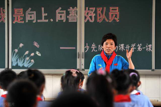 男主人公乐起呓的生活与家庭，其中有摩擦、有不解、有困惑、有温馨，但全片的主基调仍在探讨当我们的生活与家庭出现对立时，一个成年人的抉择与期盼